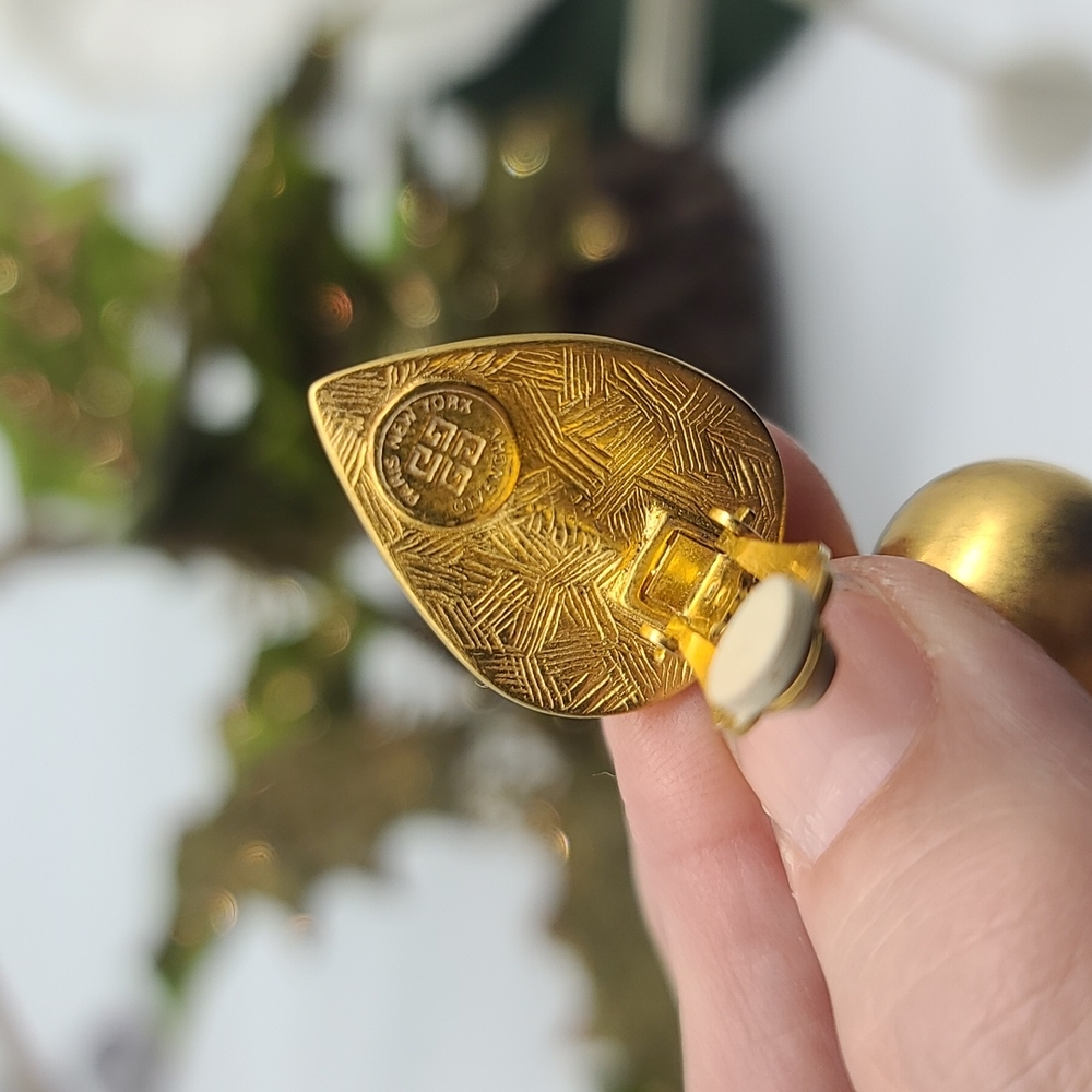 Circa 1980's-90's Givenchy Bushed Gold Clip-on Earrings- Leaves With Dangles 👑 - Picture 8 of 10